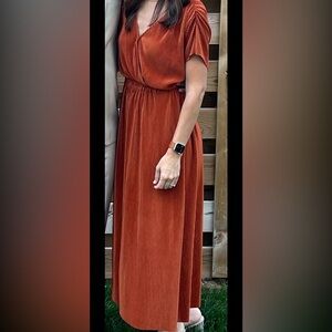 Chic Rust Dress - Perfect for Weddings!